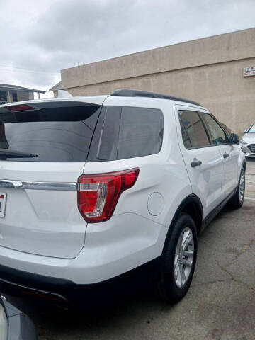 2017 Ford Explorer