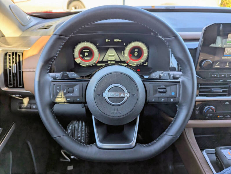 2025 Nissan Pathfinder Platinum