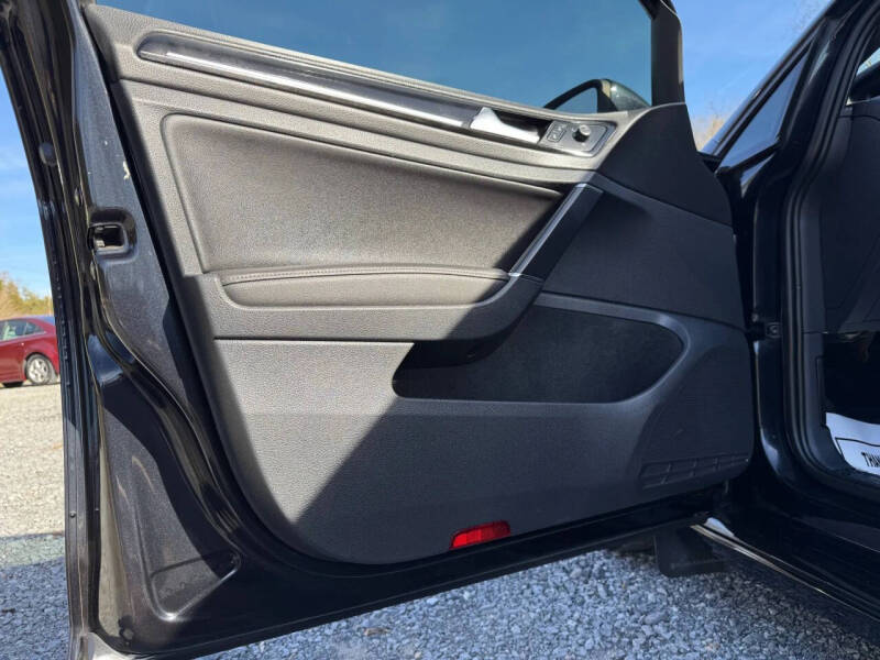 2017 Volkswagen Golf R 4Motion