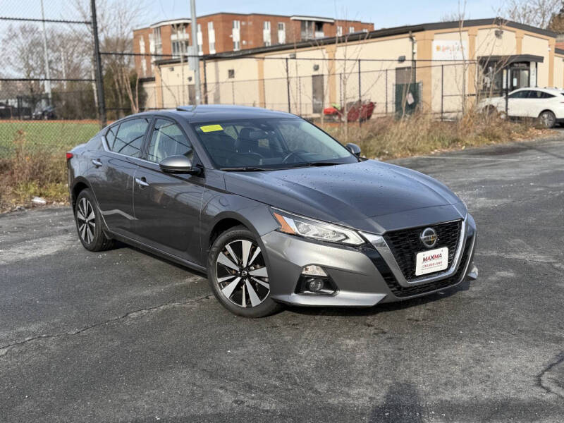 2019 Nissan Altima SL's photo