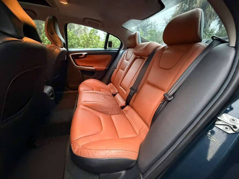 2014 Volvo S60 T5 Platinum