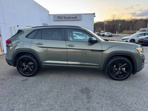 2026 Volkswagen Atlas Cross Sport SEL R-Line Black 4Motion