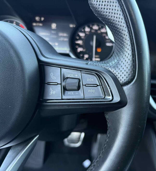 2023 Alfa Romeo Giulia Veloce