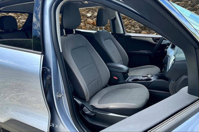 2022 Ford Escape Hybrid SE