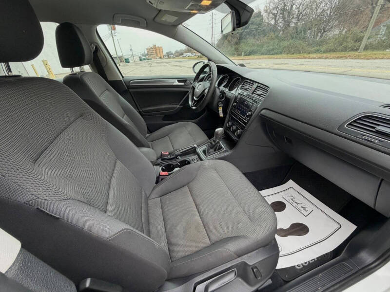 2018 Volkswagen Golf TSI S