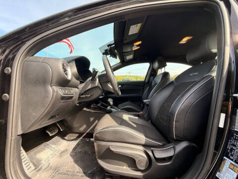 2022 Kia Forte GT Line