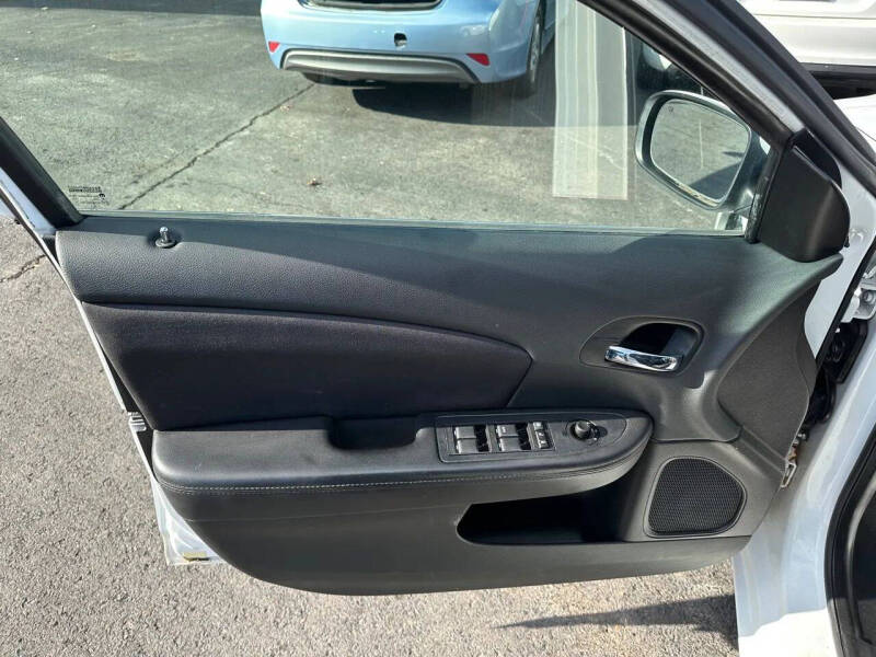 2014 Chrysler 200 LX