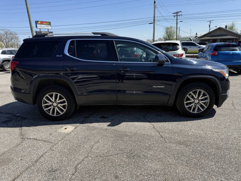 2017 GMC Acadia SLE-2