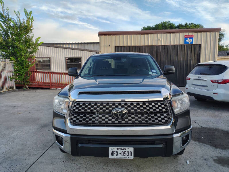 2021 Toyota Tundra SR5's photo