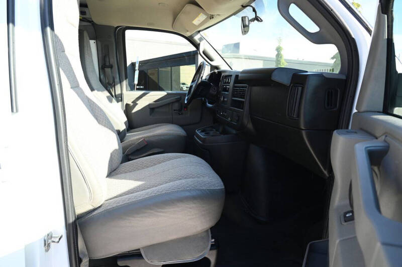 2023 Chevrolet Express 2500