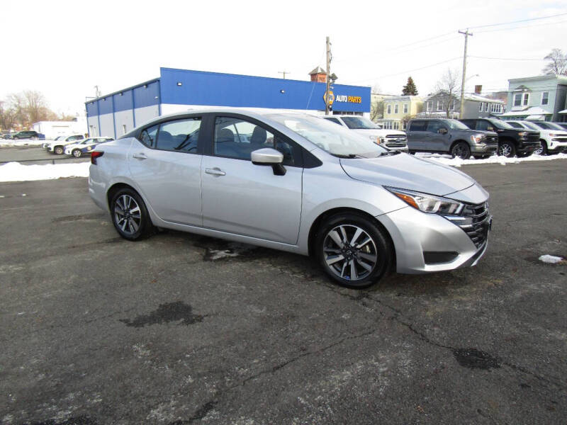 2023 Nissan Versa SV