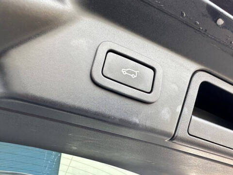 2019 Land Rover Range Rover Velar P340 R-Dynamic SE