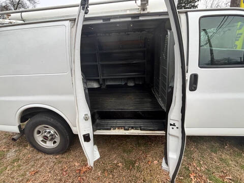 2017 GMC Savana 2500