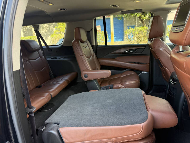 2017 Cadillac Escalade ESV Luxury