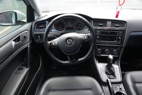 2020 Volkswagen Golf TSI