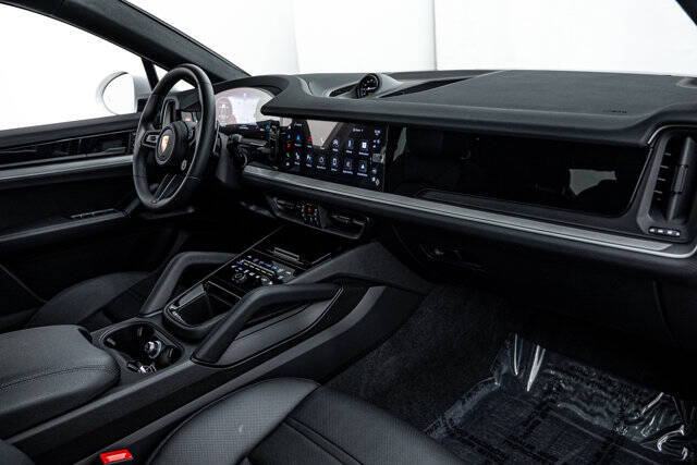 2025 Porsche Cayenne Coupe