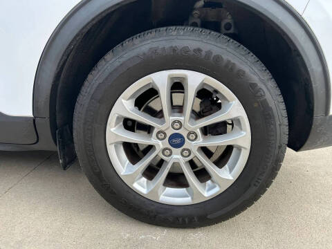 2020 Ford Escape SE