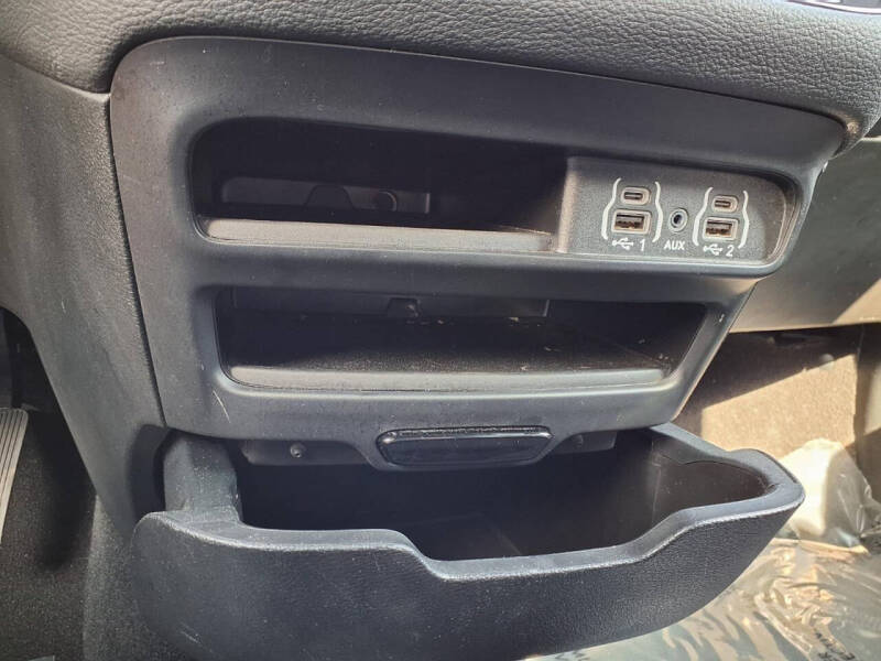 2024 Chrysler Pacifica Plug-In Hybrid Select