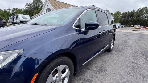2017 Chrysler Pacifica Touring-L Plus
