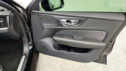 2024 Volvo S60 B5 Plus Black Edition