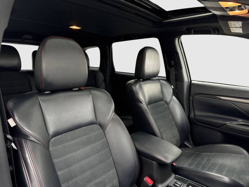 2020 Mitsubishi Outlander LE