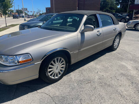 2003 Lincoln Town Car for sale at Anthony's Car Company in Racine WI