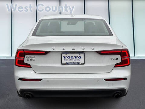 2021 Volvo S60 T6 Momentum