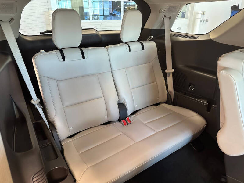 2021 Ford Explorer Platinum