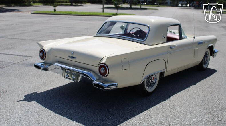 1957 Ford Thunderbird