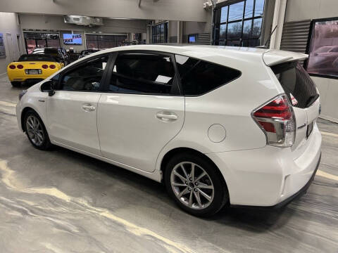 2016 Toyota Prius v Five