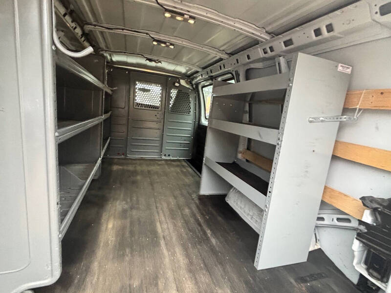 2017 GMC Savana 2500