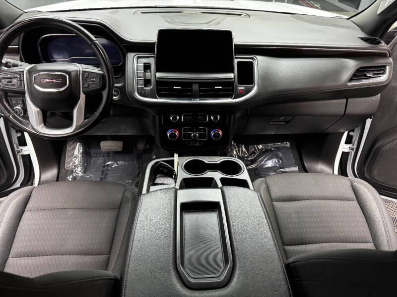 2023 GMC Yukon XL SLE