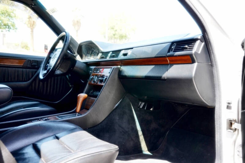 1993 Mercedes-Benz 300-Class 300 TE