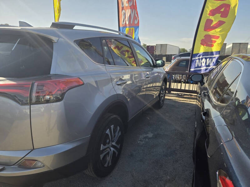 2018 Toyota RAV4 LE