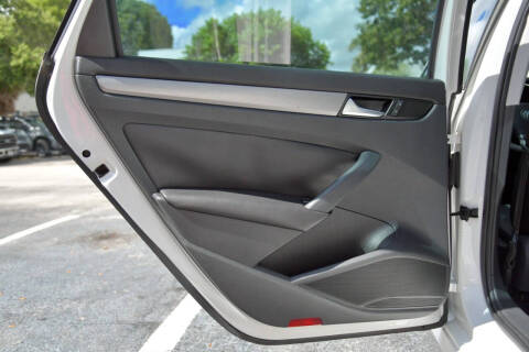 2014 Volkswagen Passat 1.8T SE