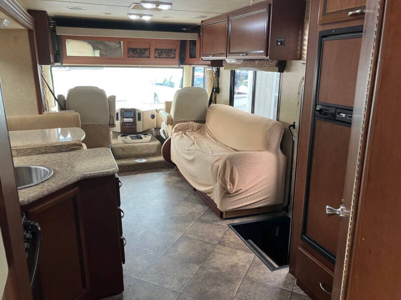 2015 Thor Motor Coach ACE