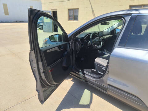 2022 Ford Escape Hybrid SE