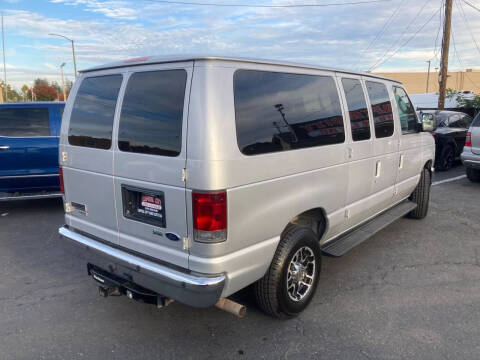 2013 Ford E-Series E-350 SD XLT