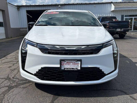 2027 Chrysler Pacifica Select