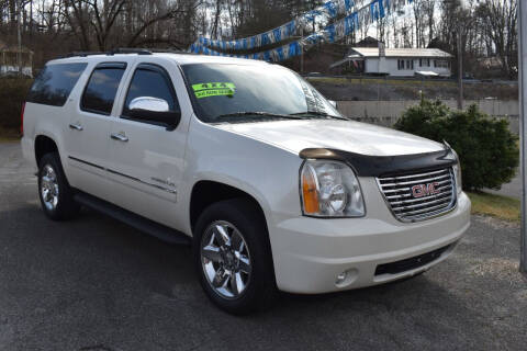 2011 GMC Yukon XL for sale at Gamble Motor Co in La Follette TN