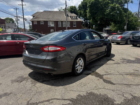 2016 Ford Fusion SE