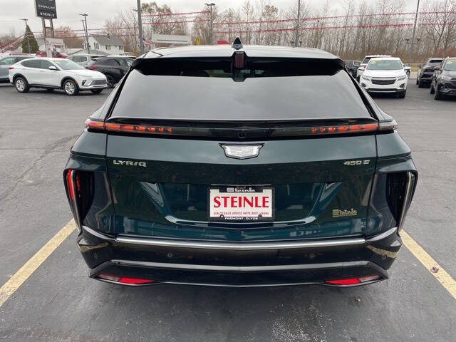 2024 Cadillac LYRIQ Luxury 3