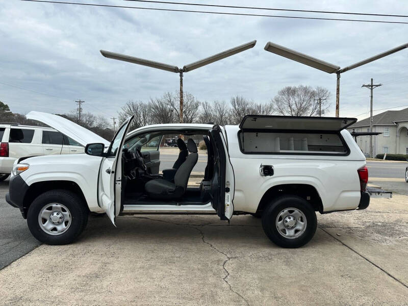 2020 Toyota Tacoma SR photo 14