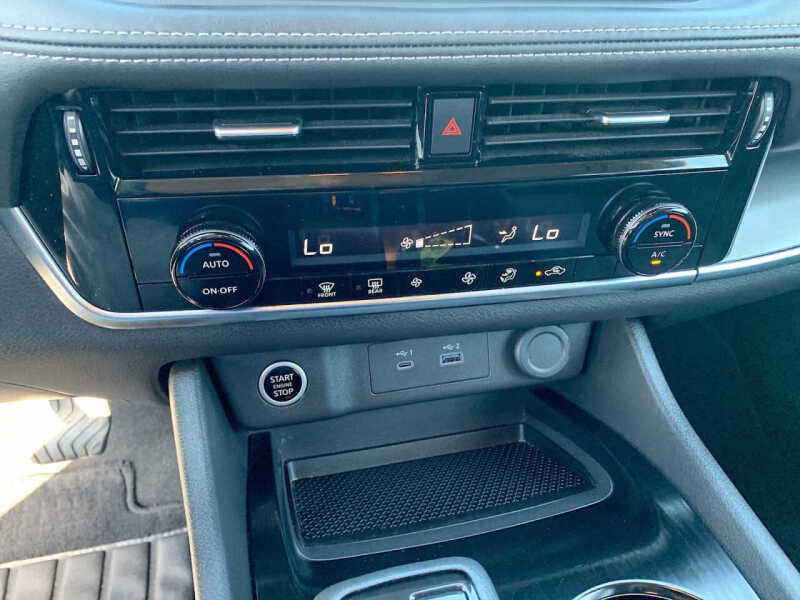 2022 Nissan Rogue SV