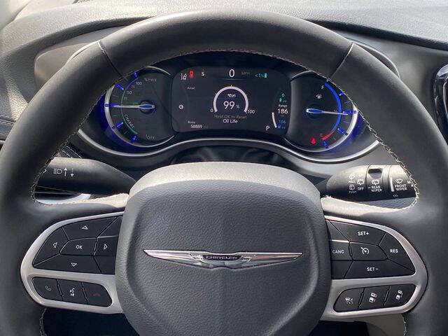 2024 Chrysler Pacifica Plug-In Hybrid Select