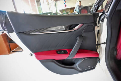 2022 Maserati Ghibli Modena Q4