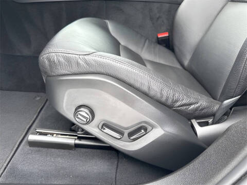 2025 Volvo XC60 B5 Plus Dark Theme