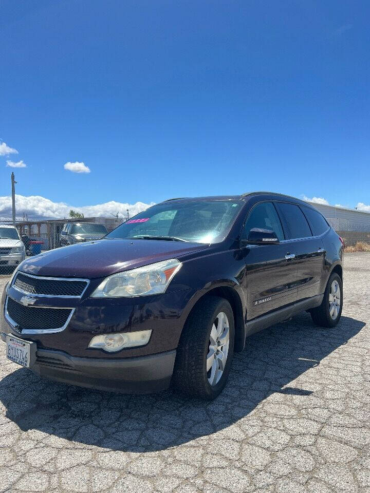Purple 2009 Chevrolet Traverse LT LT 4dr SUV w/1LT 2