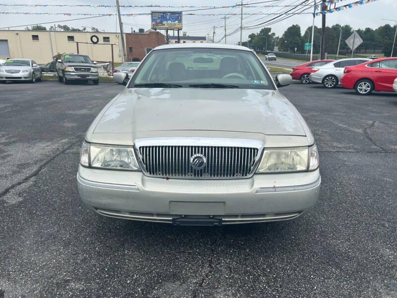 Used 2005 Mercury Grand Marquis GS with VIN 2MEFM74W05X617055 for sale in New Castle, DE