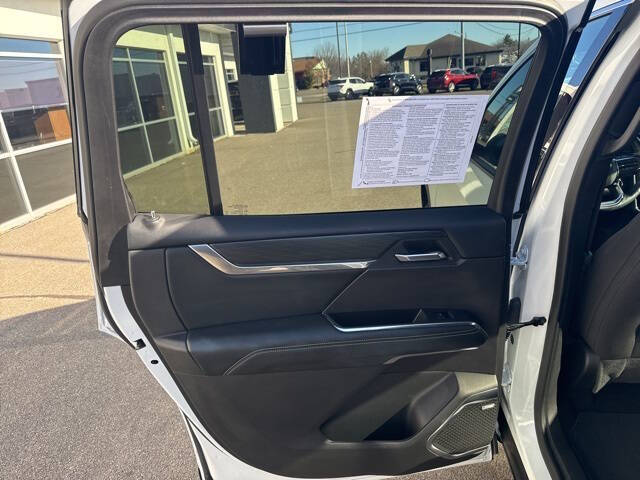 2025 GMC Acadia Elevation